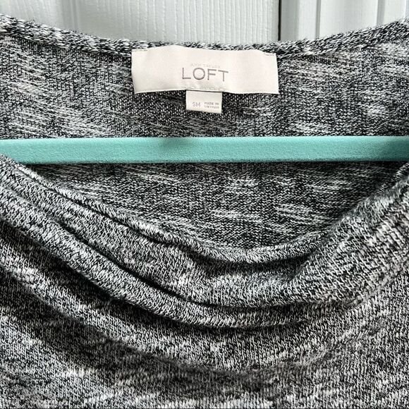 🍭4/$20 Ann Taylor Loft Heather Gray Knit Cowl Neck Top - Small - Picture 2 of 4